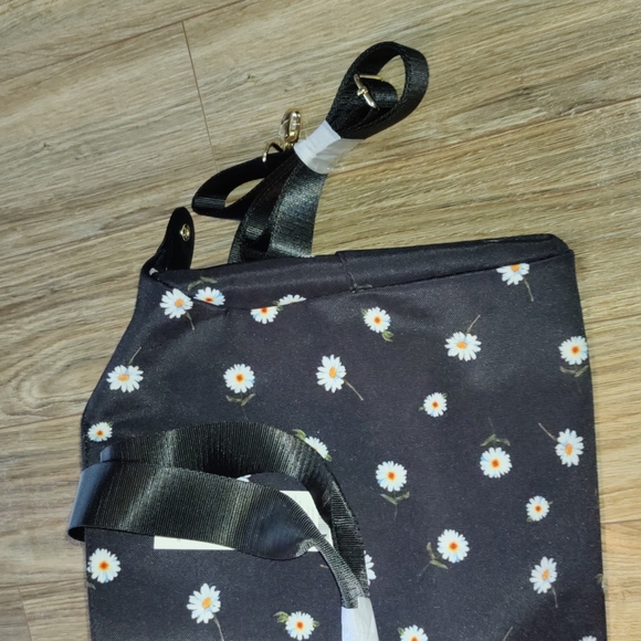 Alice and Olivia by Stacey Bendet duffle bag. - Picture 2 of 5